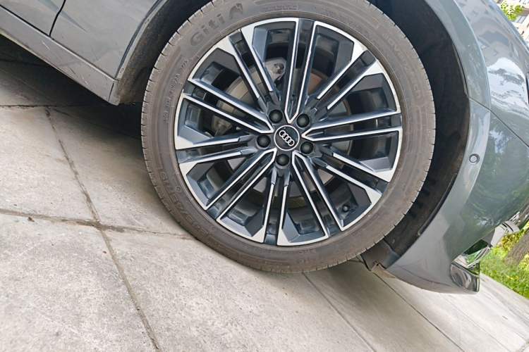 Used Audi A6L 2023 45 TFSI quattro Prestige Elegant Edition Right Front Wheel Hub