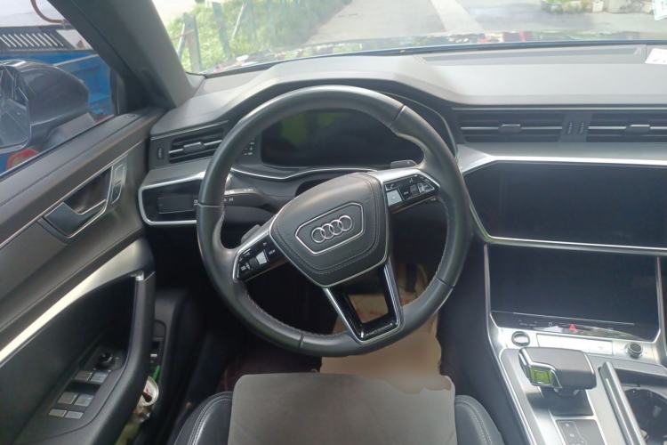 Used Audi A6L 2023 40 TFSI Luxury Dynamic Model Steering Wheel