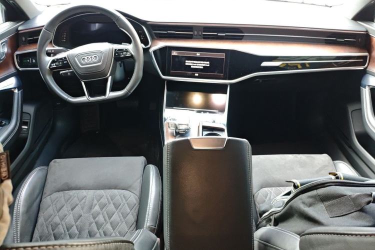 Used Audi A6L 2023 55 TFSI quattro Prestige Dynamic Edition Center Console