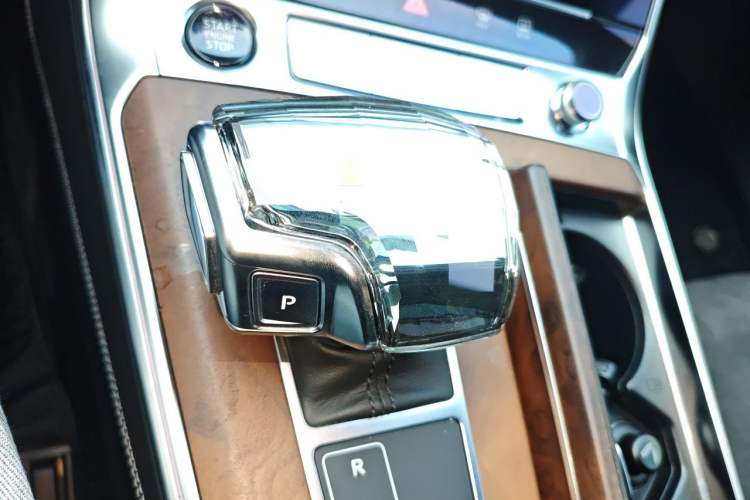 Used Audi A6L 2023 55 TFSI quattro Prestige Dynamic Edition Gear Lever
