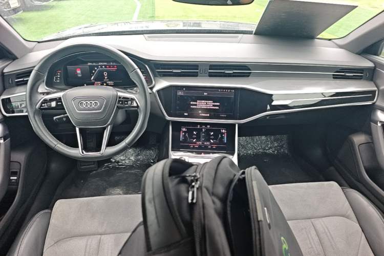 Used Audi A6L 2024 40 TFSI Luxury Dynamic Edition Center Console
