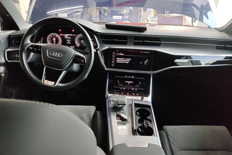 Used Audi A6L 2024 40 TFSI Luxury Dynamic Edition Center Console
