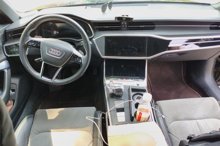 Used Audi A6L 2024 45 TFSI quattro Prestige Dynamic Edition Center Console