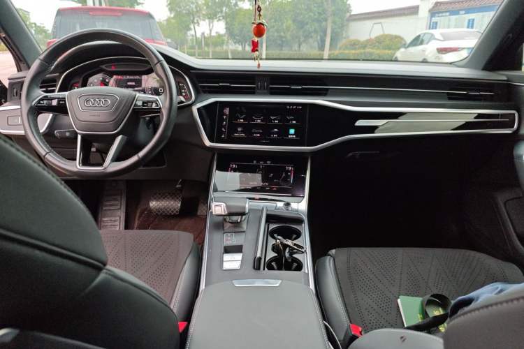Used Audi A6L 2024 40 TFSI Luxury Dynamic Edition Center Console