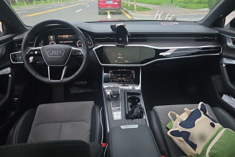 Used Audi A6L 2024 45 TFSI quattro Prestige Dynamic Edition Center Console