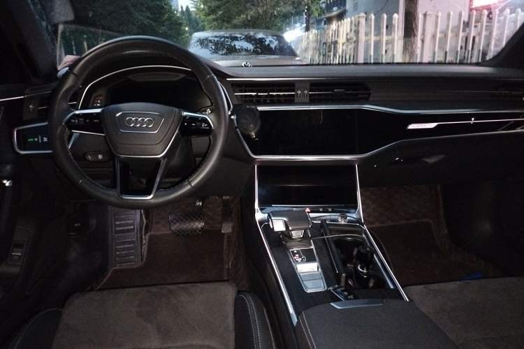 Used Audi A6L 2024 45 TFSI quattro Prestige Dynamic Edition Center Console