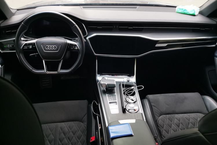 Used Audi A6L 2024 55 TFSI quattro Prestige Dynamic Edition Center Console