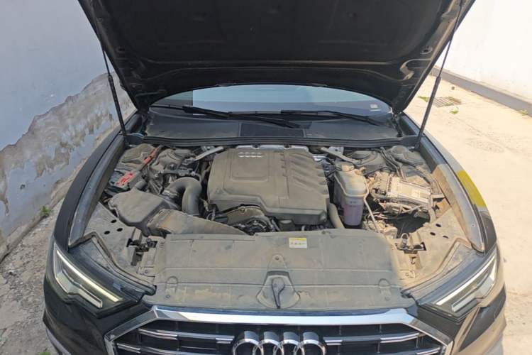 Used Audi A6L  Engine Bay