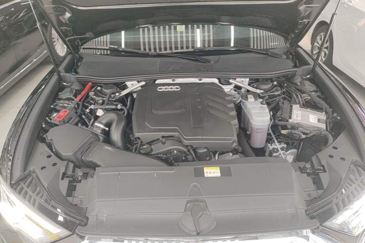 Used Audi A6L 2024 40 TFSI Luxury Dynamic Edition Engine Bay