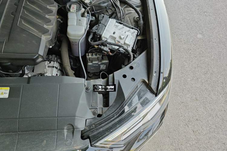 Used Audi A6L 2024 45 TFSI Prestige Dynamic Edition Engine Bay Left