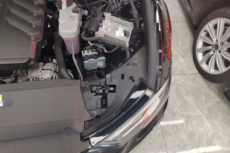 Used Audi A6L 2024 40 TFSI Luxury Dynamic Edition Engine Bay Left