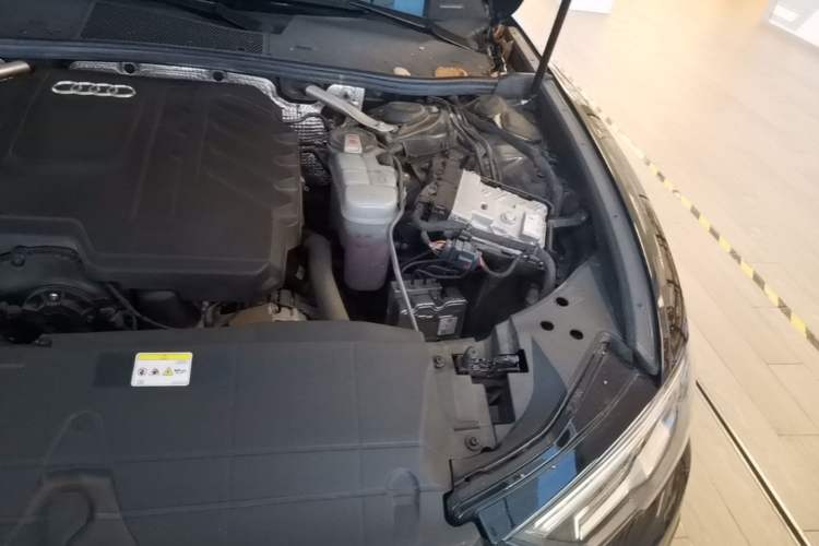 Used Audi A6L 2024 45 TFSI Prestige Dynamic Edition Engine Bay Left