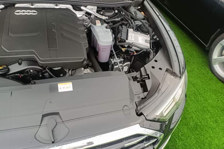 Used Audi A6L 2024 40 TFSI Luxury Dynamic Edition Engine Bay Left