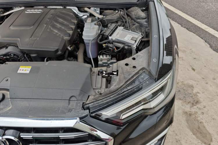 Used Audi A6L 2024 40 TFSI Luxury Dynamic Edition Engine Bay Left