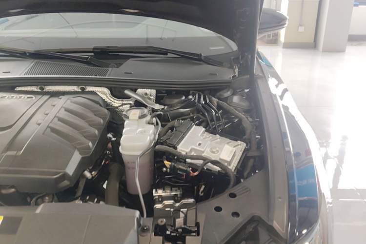 Used Audi A6L 2024 45 TFSI quattro Prestige Dynamic Edition Engine Bay Left