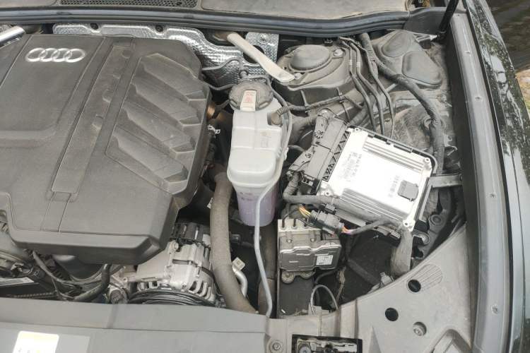 Used Audi A6L 2024 40 TFSI Luxury Dynamic Edition Engine Bay Left