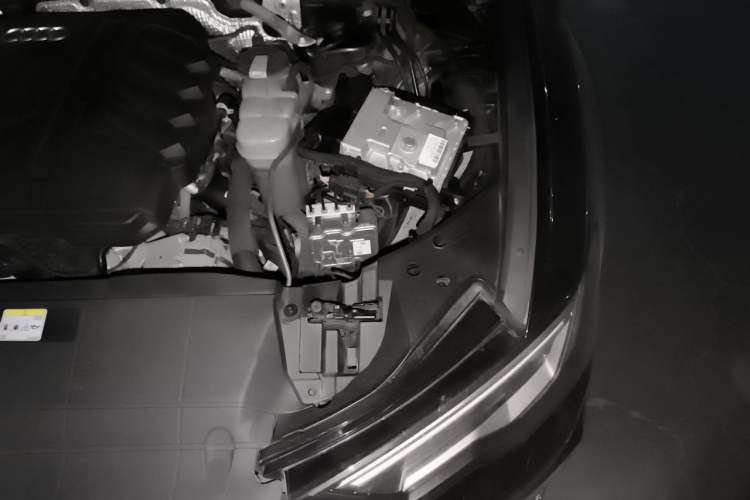 Used Audi A6L 2024 45 TFSI Prestige Dynamic Edition Engine Bay Left