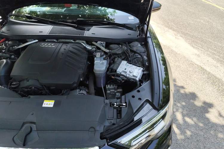 Used Audi A6L 2024 45 TFSI Prestige Dynamic Edition Engine Bay Left