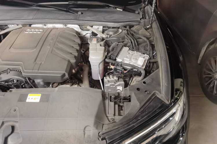 Used Audi A6L 2024 45 TFSI Prestige Dynamic Edition Engine Bay Left