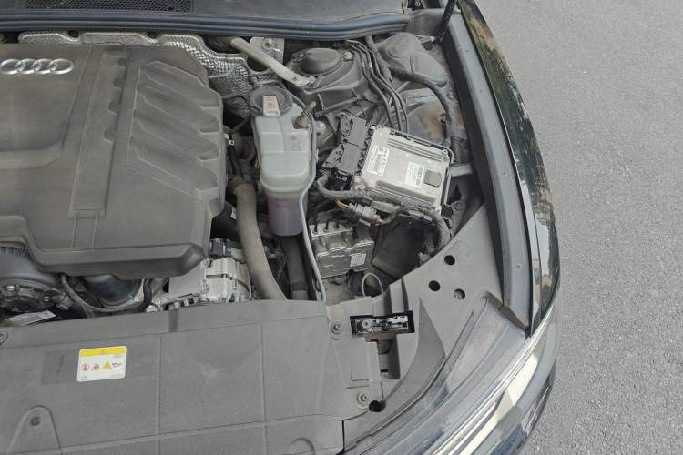 Used Audi A6L 2024 40 TFSI Luxury Dynamic Edition Engine Bay Left