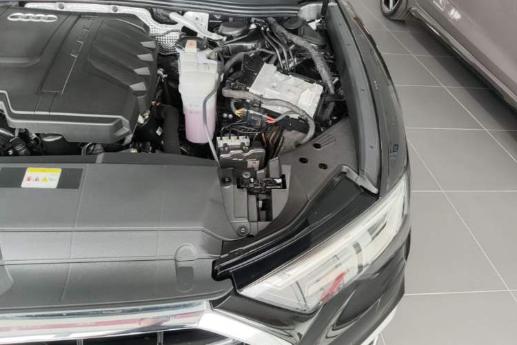 Used Audi A6L 2024 45 TFSI Prestige Dynamic Edition Engine Bay Left