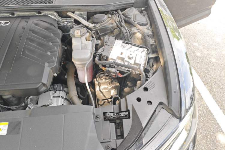 Used Audi A6L 2024 45 TFSI Prestige Dynamic Edition Engine Bay Left
