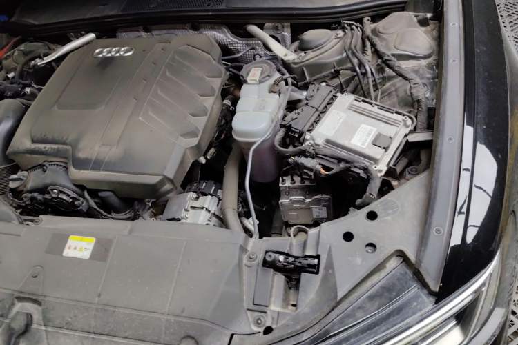 Used Audi A6L 2024 40 TFSI Luxury Dynamic Edition Engine Bay Left