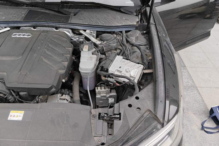 Used Audi A6L 2024 45 TFSI Prestige Dynamic Edition Engine Bay Left