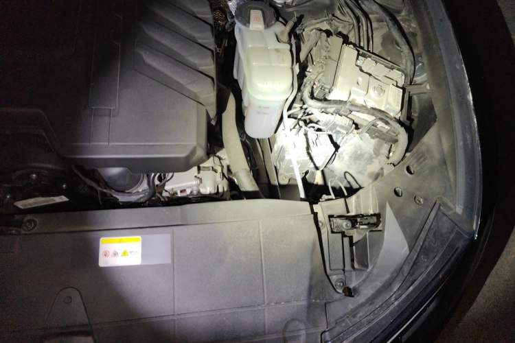 Used Audi A6L 2024 45 TFSI quattro Prestige Dynamic Edition Engine Bay Left