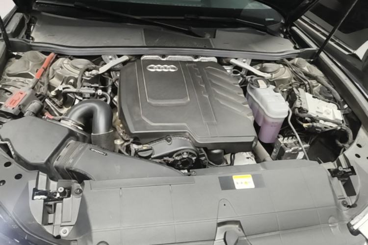 Used Audi A6L  Engine Bay