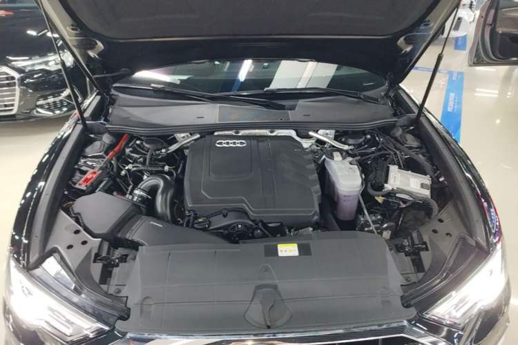 Used Audi A6L 2024 40 TFSI Luxury Dynamic Edition Engine Bay