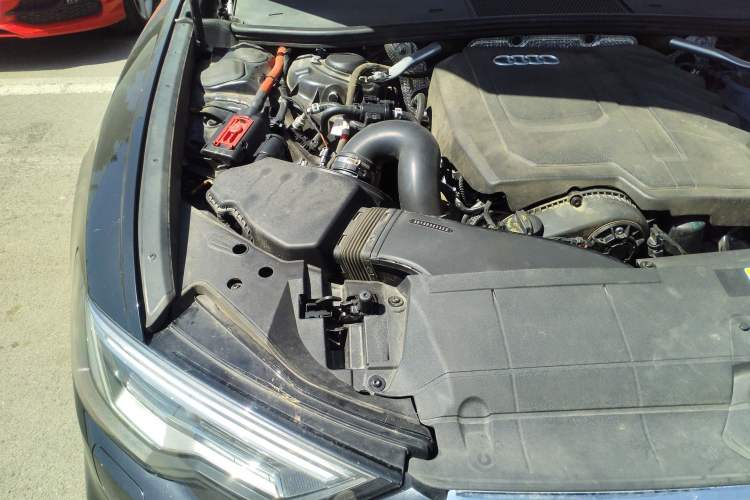 Used Audi A6L 2024 40 TFSI Luxury Dynamic Edition Engine Bay Right