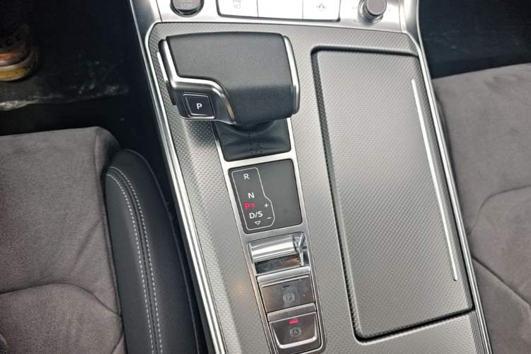 Used Audi A6L 2024 40 TFSI Luxury Dynamic Edition Gear Lever