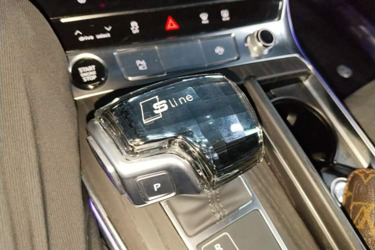 Used Audi A6L 2024 45 TFSI quattro Prestige Dynamic Edition Gear Lever