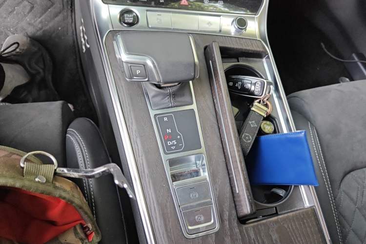 Used Audi A6L 2024 45 TFSI Prestige Dynamic Edition Gear Lever