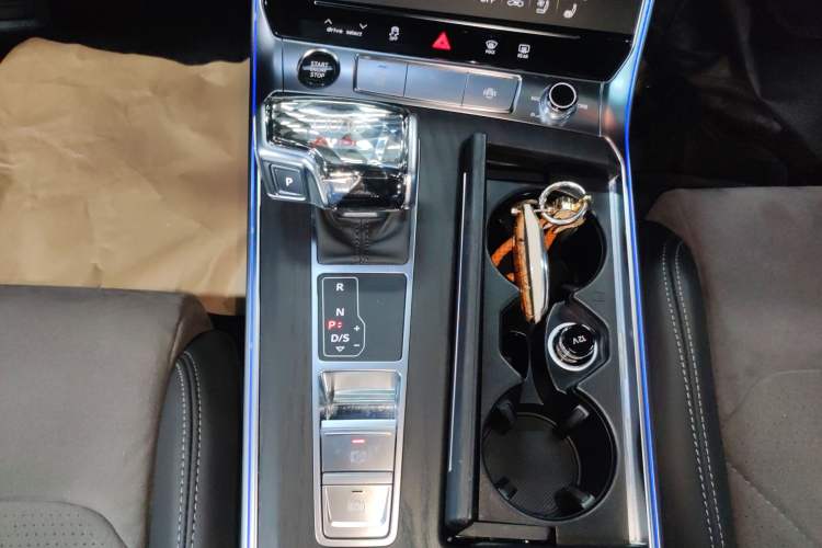 Used Audi A6L 2024 45 TFSI quattro Prestige Dynamic Edition Gear Lever