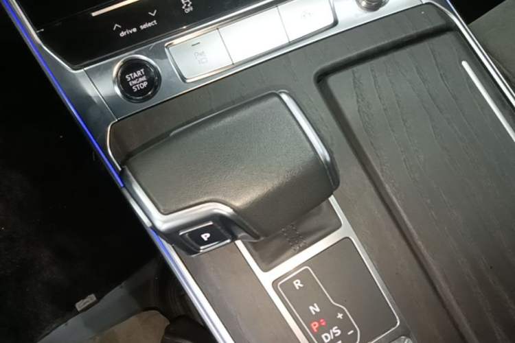 Used Audi A6L 2024 45 TFSI quattro Prestige Dynamic Edition Gear Lever