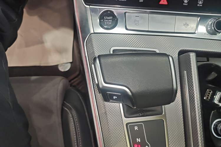 Used Audi A6L 2024 45 TFSI Prestige Dynamic Edition Gear Lever