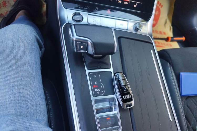 Used Audi A6L 2024 45 TFSI quattro Prestige Dynamic Edition Gear Lever