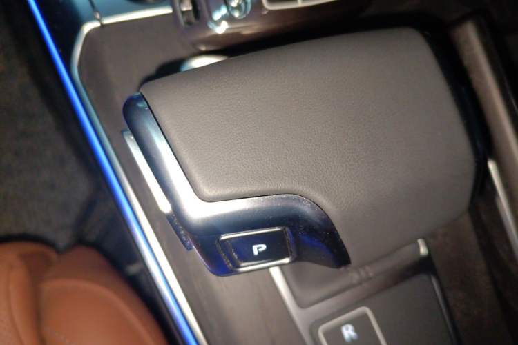 Used Audi A6L 2024 45 TFSI quattro Prestige Dynamic Edition Gear Lever