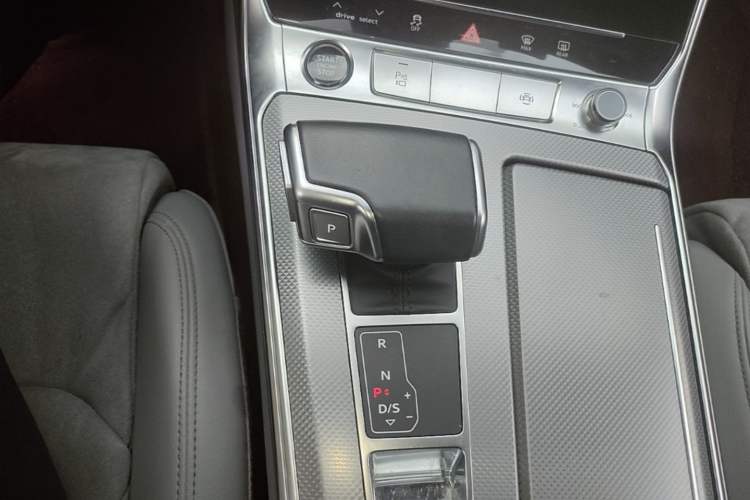 Used Audi A6L 2024 40 TFSI Luxury Dynamic Edition Gear Lever
