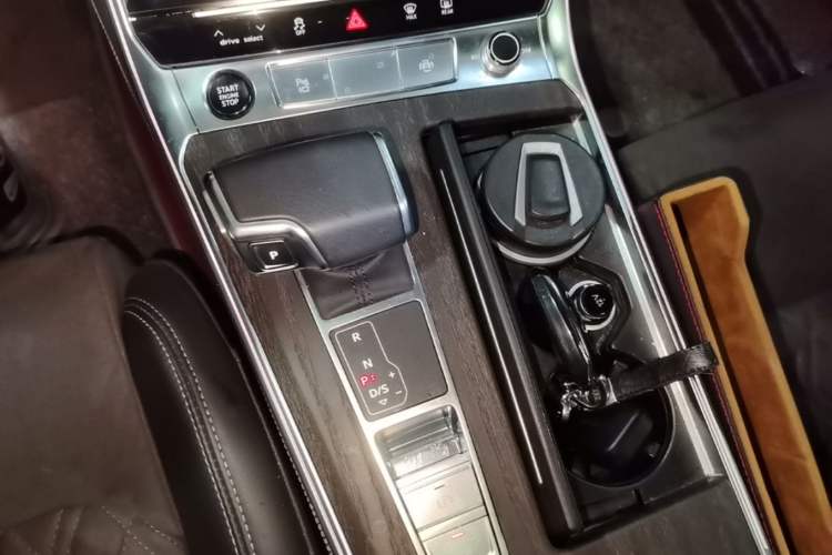 Used Audi A6L 2024 55 TFSI quattro Prestige Dynamic Edition Gear Lever