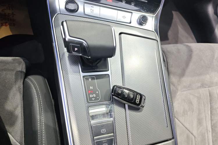 Used Audi A6L 2024 40 TFSI Luxury Dynamic Edition Gear Lever