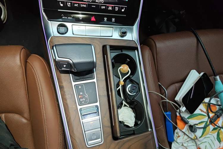 Used Audi A6L 2024 45 TFSI quattro Prestige Dynamic Edition Gear Lever