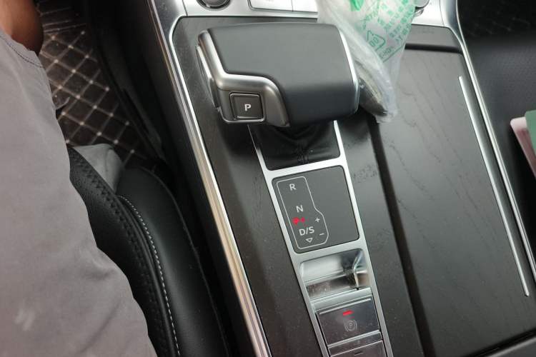 Used Audi A6L 2024 45 TFSI quattro Prestige Dynamic Edition Gear Lever
