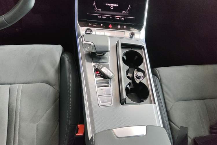 Used Audi A6L 2024 40 TFSI Luxury Dynamic Edition Gear Lever