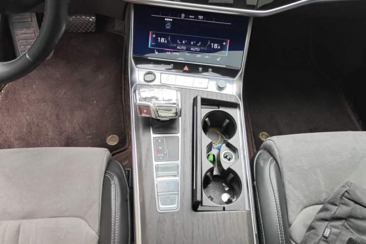 Used Audi A6L 2024 45 TFSI quattro Prestige Dynamic Edition Gear Lever