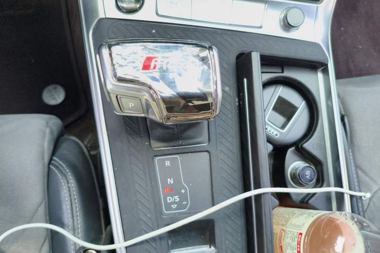 Used Audi A6L 2024 45 TFSI quattro Prestige Dynamic Edition Gear Lever
