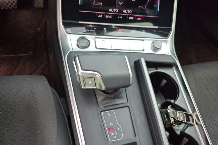 Used Audi A6L 2024 40 TFSI Luxury Dynamic Edition Gear Lever