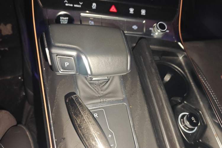 Used Audi A6L 2024 55 TFSI quattro Prestige Dynamic Edition Gear Lever